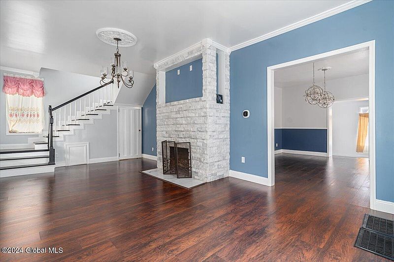 5th image of 530 Bedford Road