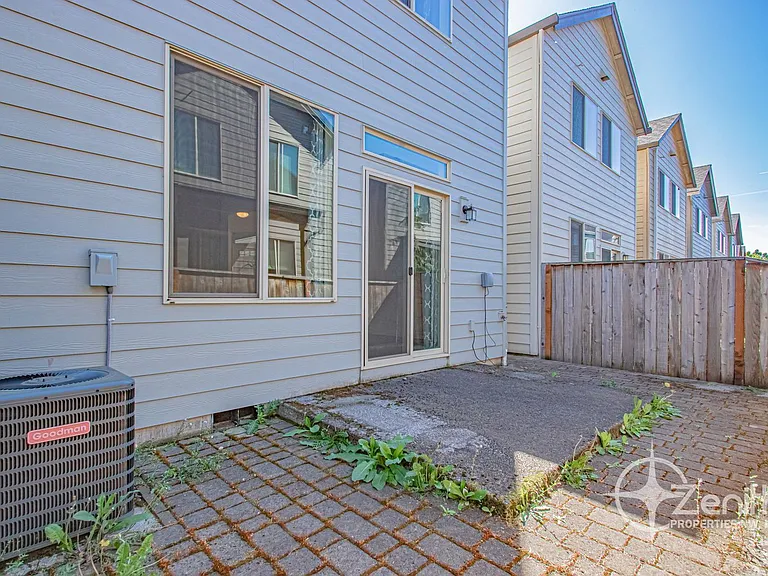 13118 NE 26th St — Photo 33