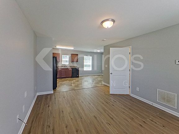 2nd image of 2 Kendall Ct