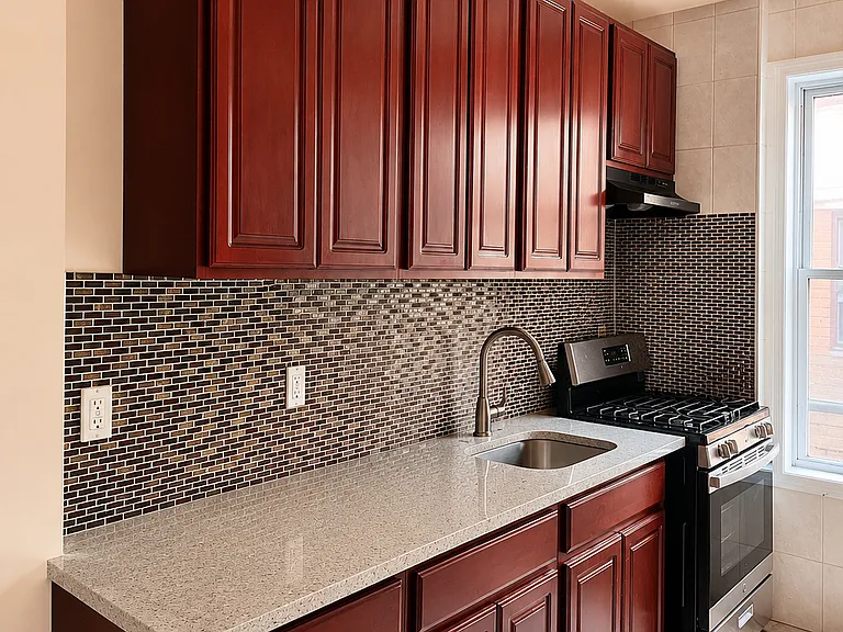 1939 Ellis Ave #2 — Photo 1