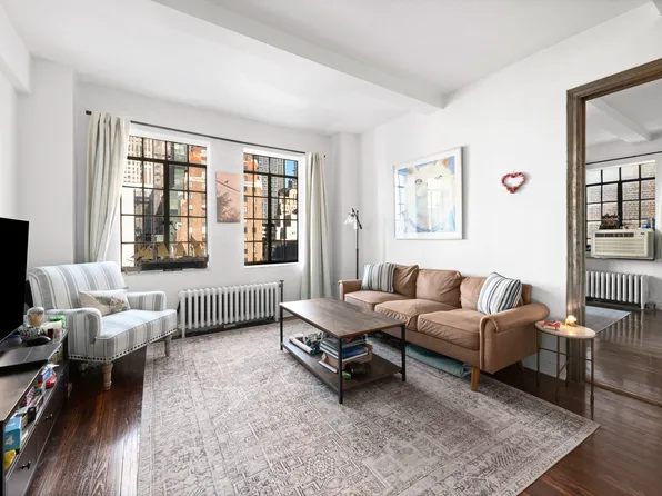 25 Tudor City Place image 1 of 14