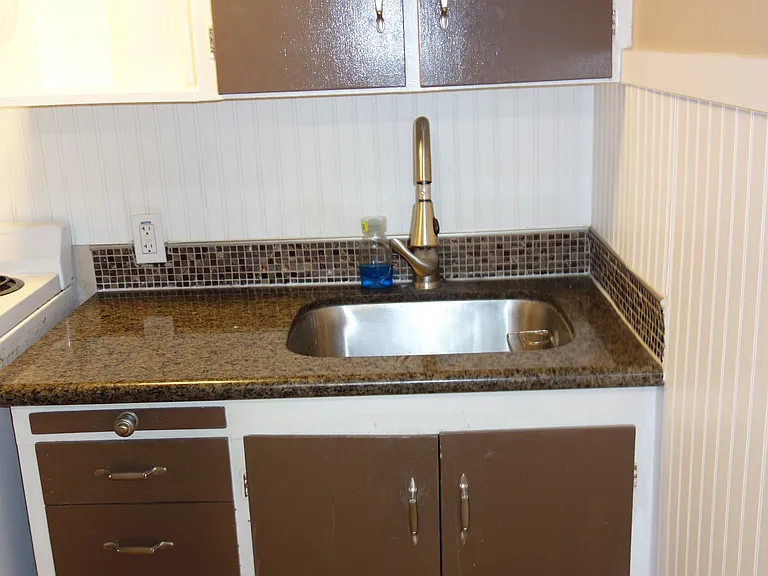 2312 Minor Ave E #C — Photo 7