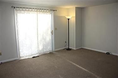 2nd image of 4757 Ledgewood Dr Unit 2C