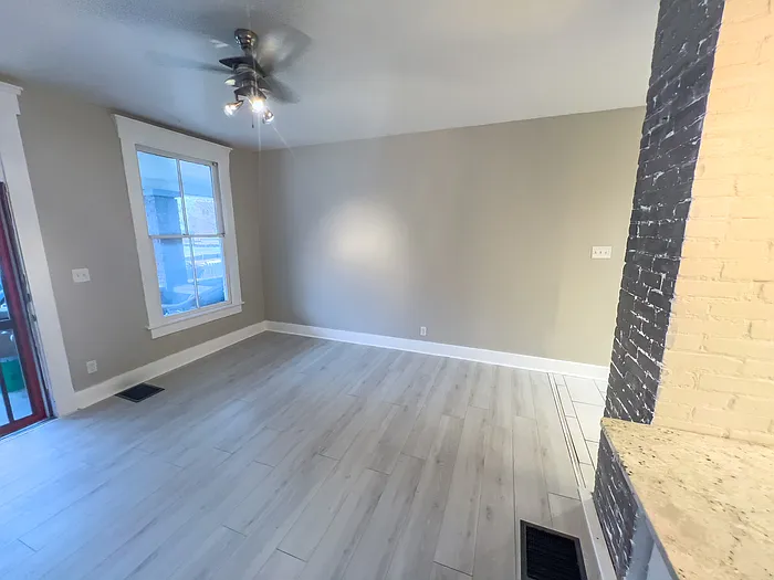 837 N Park Ave #A — Photo 5