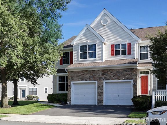2nd image of 601 Yarrow Cir