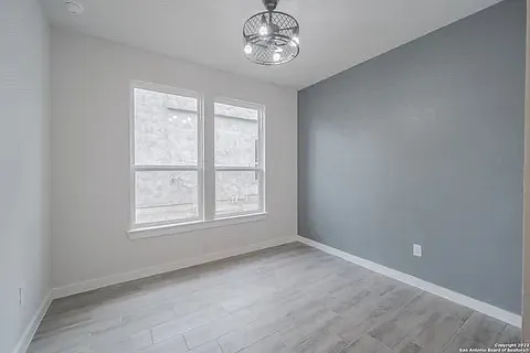 106 Valencia — Photo 18