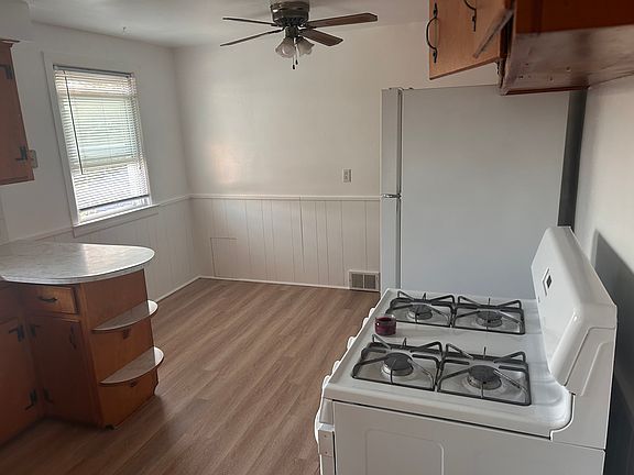 3rd image of 372 Tremaine Ave #2