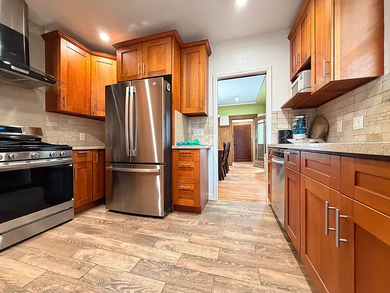 236 Chicago Way — Photo 3