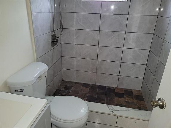 4th image of 1649 W 26th St #2