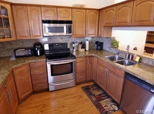 6020 Swinden Ln, Davie, FL 33331