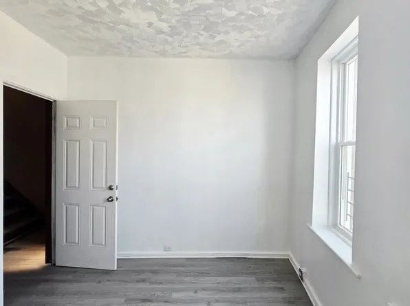 54-12 Flushing Avenue image 11 of 13