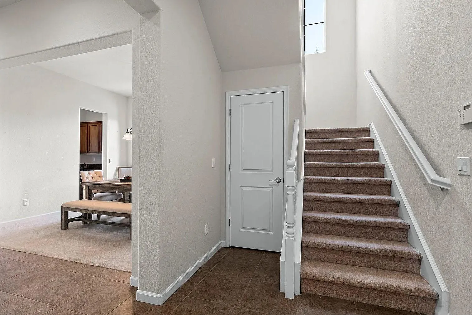 4 bed, 3.5 bath, 2848 sqft, $4,180 — Photo 3