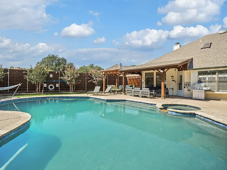 922 Blackstone Dr — Photo 40