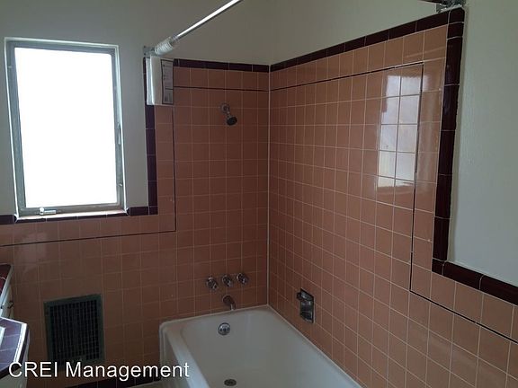 5th image of 3829 Lockland Dr APT 8
