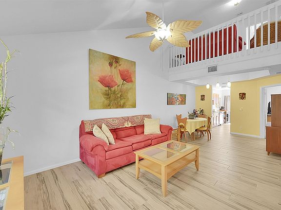 2nd image of 308 SE 23rd Avenue