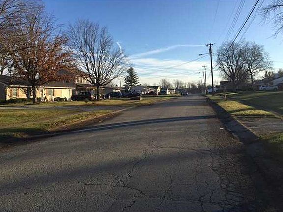 3rd image of 208 Maryville Ln