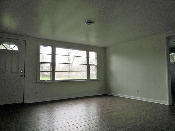 3rd image of 216 W South St