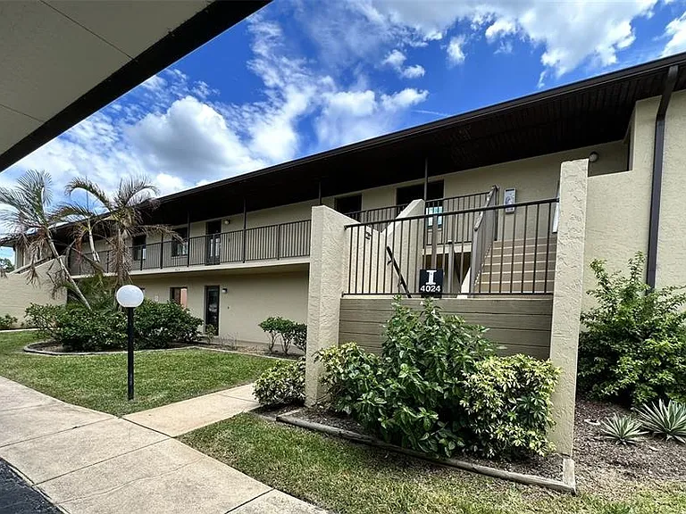 4024 Oakview Dr #I3 — Photo 1