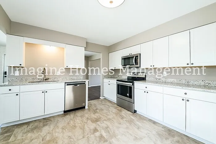 9200 Whitewood Rd — Photo 5