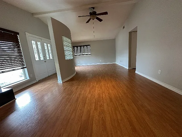 13854 Rolling Hills Ln — Photo 2