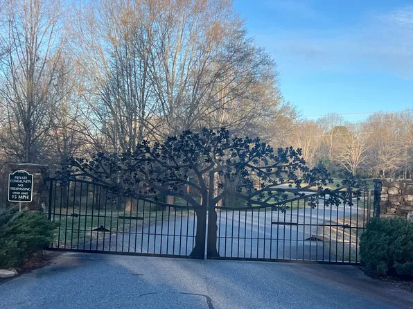 226 Ole Plantation Dr, Rutherfordton, NC 28139