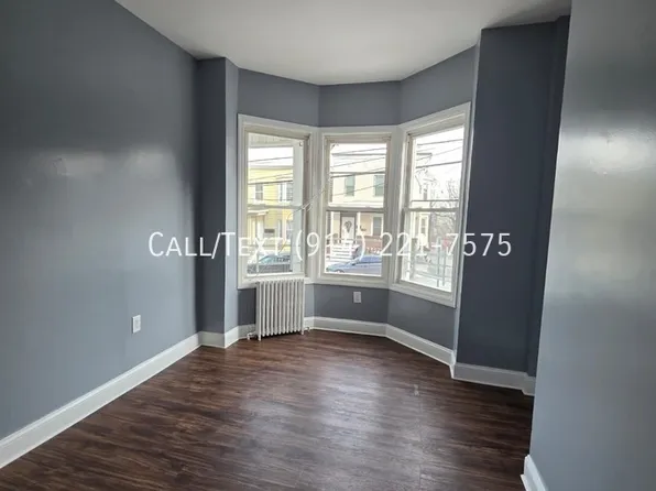 76 Chestnut St #1L, Yonkers, NY 10701
