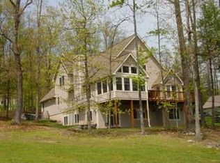 154 Woodloch Spgs, Hawley, PA 18428