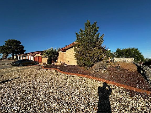 2nd image of 10948 Lakewood Ave