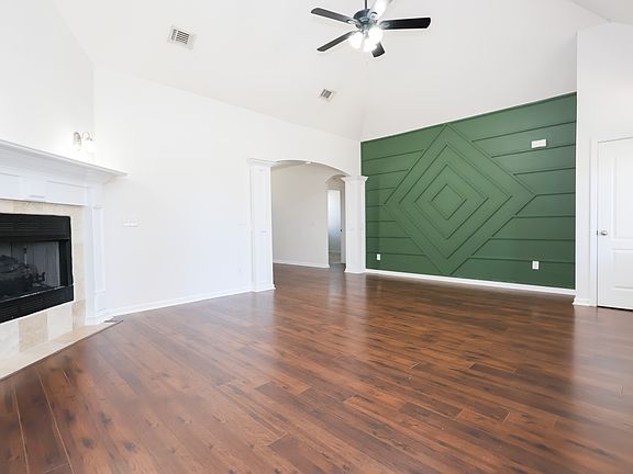 4th image of 210 Piedmont Ln