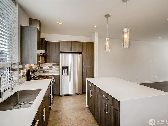5th image of 502 16th Ave S