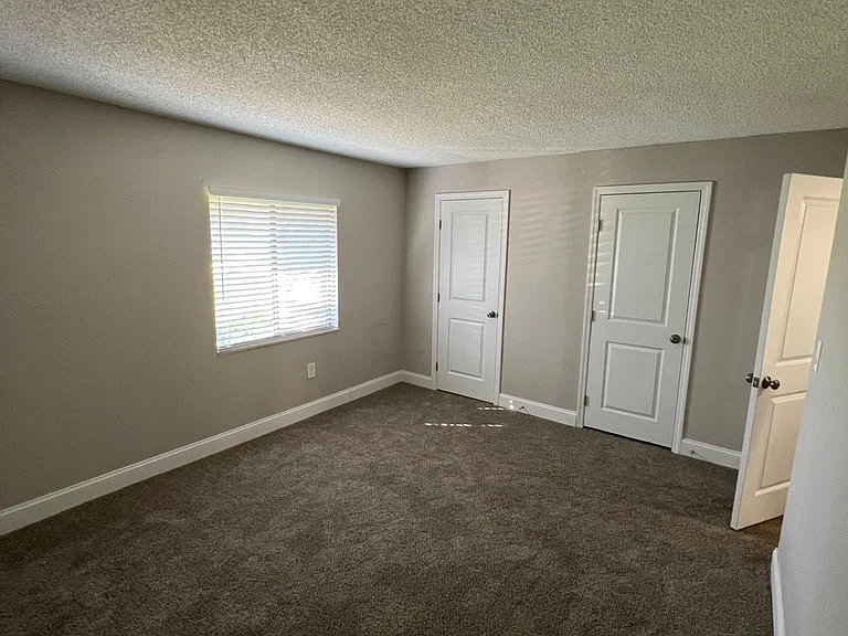 Oakbrook Village Apartments — Photo 44