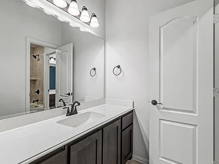 1080 Canuela Way — Photo 36