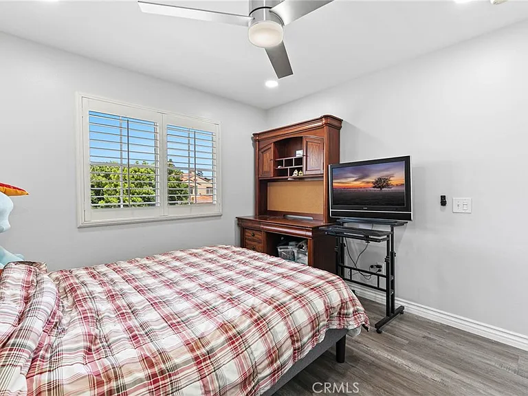 15881 Madelyn Ct — Photo 33