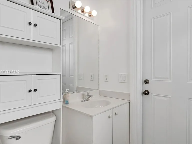 17994 NW 87th Pl — Photo 14