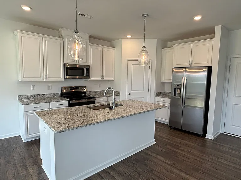 404 Silver Birch Ct — Photo 4