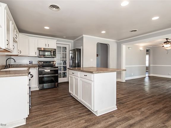 3rd image of 33440 Willowick Dr