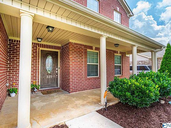 5th image of 221 Laramie Cir NW