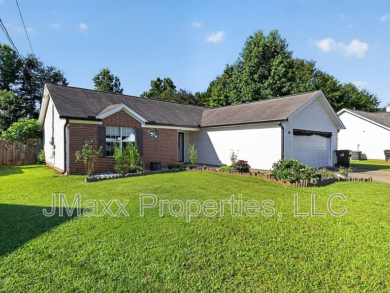 22 Canterbury Dr — Photo 2