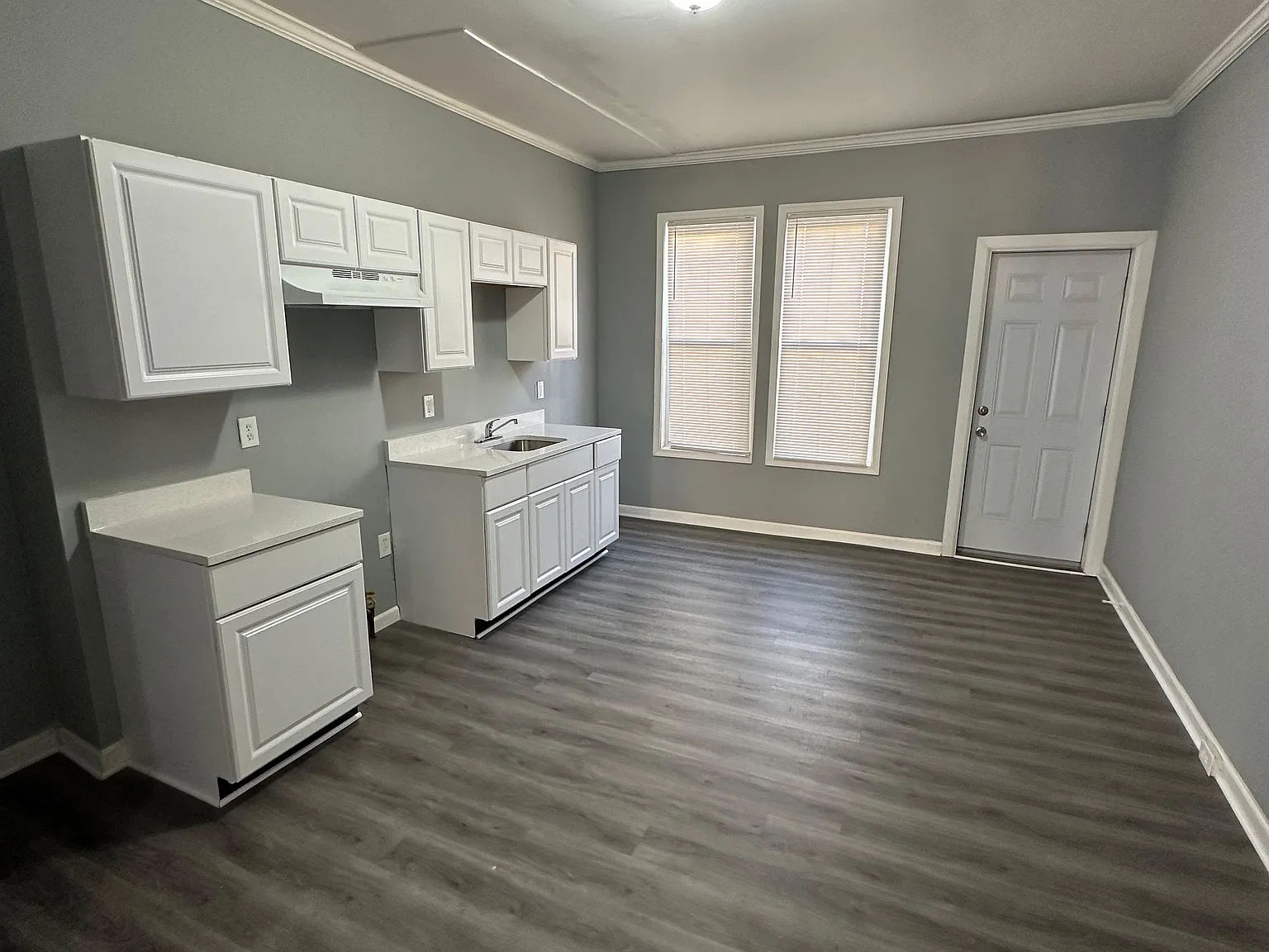 2 bed, 1.0 bath, $2,200 — Photo 2
