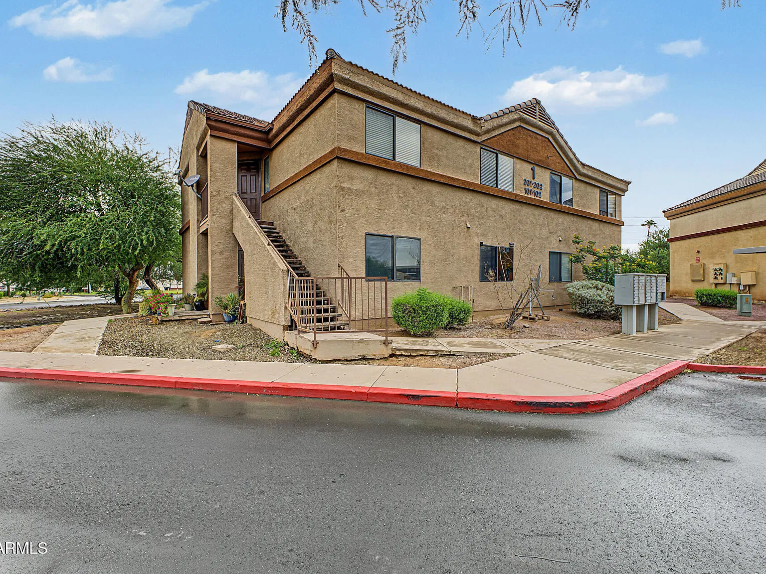 3 bed, 2.0 bath, 1050 sqft, $1,450 — Photo 1