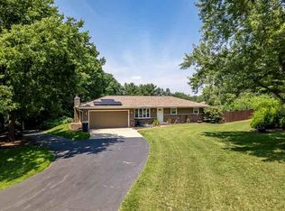 11680 Bend River Rd, Roscoe, IL 61073