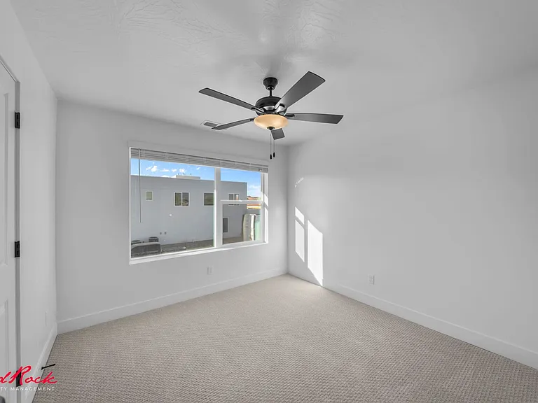 1037 E Malibu Ln — Photo 13