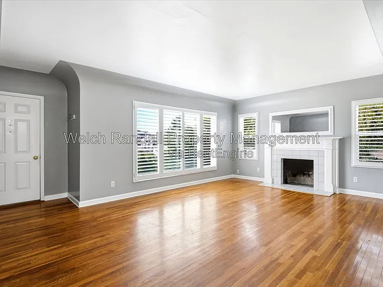 425 E Center St — Photo 2