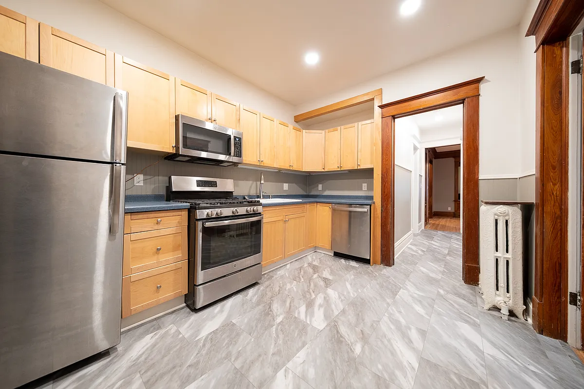 Building Photo - 2125 Harriet Ave #1