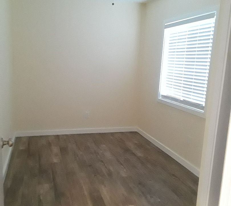 2nd image of 327 W 45th St APT 10