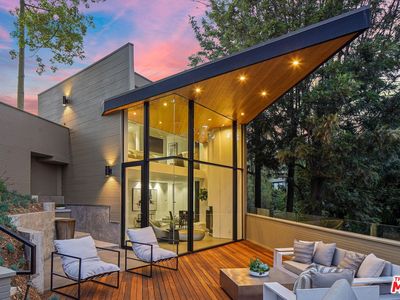 7187 Macapa Dr, Los Angeles, CA, 90068