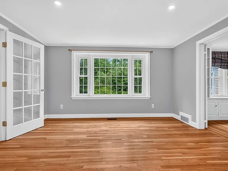 131 Montvale Rd — Photo 7