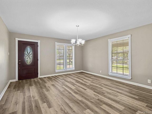 3rd image of 3912 Genessee St