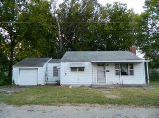 9 Hill Dr, Fairfield, IL 62837