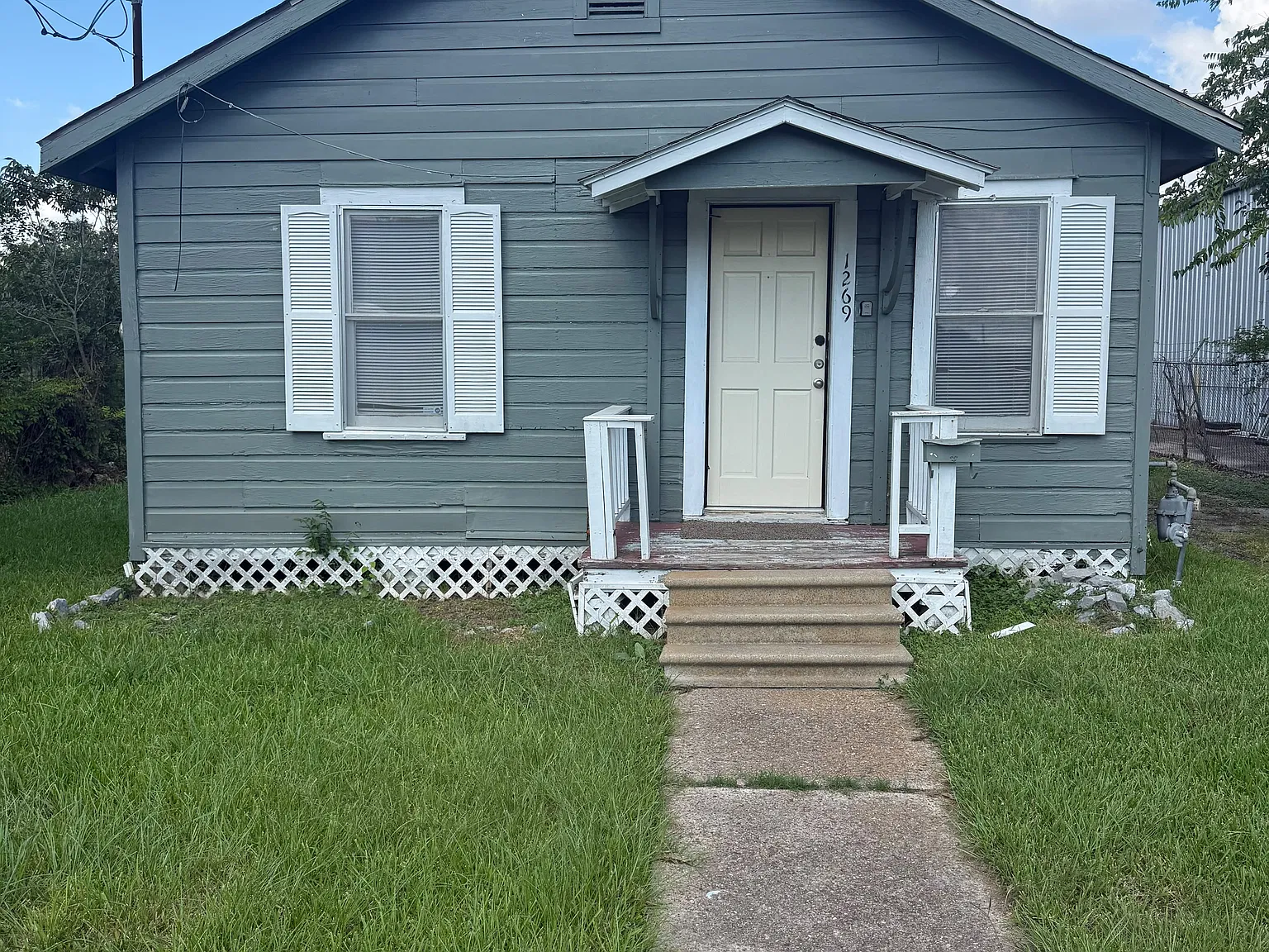 2 bed, 1100 sqft, $1,200 — Photo 1